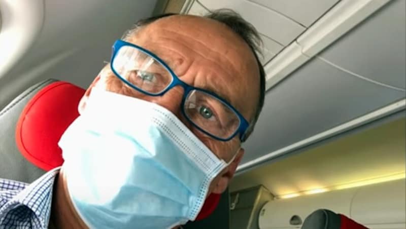 Mit diesem Selfie will Peter Wurm im Video beweisen, dass er seine Maske korrekt getragen hatte. (Bild: youtube.com/FPÖ TV)