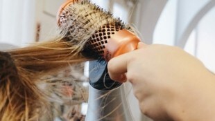 Las nuevas tendencias de peinado necesitan un cuidado profesional regular y dan esperanza a los peluqueros.  (Imagen: Paulina Kotowska)