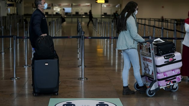 Passagiere am Brüsseler Flughafen (Bild: AFP)
