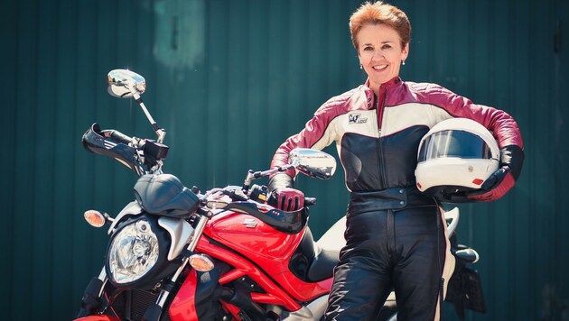 „Bei den Damen ab 40 Jahren boomt der Motorradschein“, freut sich Fahrschulchefin Marietta Aschauer (Bild: Wenzel Markus)