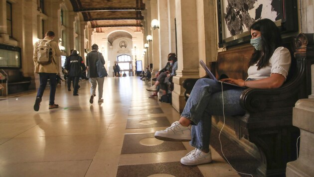 Frankreich meldete am Donnerstag mehr als 16.000 Neuinfektionen mit dem Coronavirus. (Bild: Copyright 2020 The Associated Press. All rights reserved)