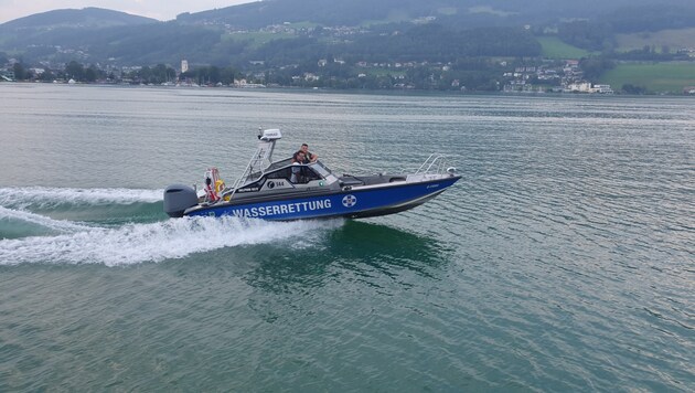 Motorboot D92-2 in Fahrt (Bild: Wasserrettung Salzburg)