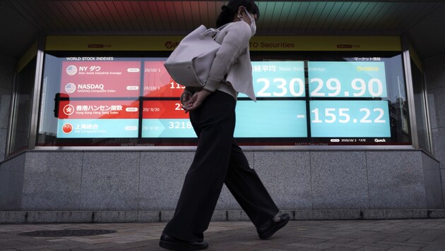 Auch in Japan verzeichneten die Finanzmärkte Verluste. (Bild: AP)