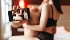 Betrüger behaupten, die Opfer in heiklen Sex- oder Porno-Szenen erwischt zu haben. (Bild: ©Nomad_Soul - stock.adobe.com)