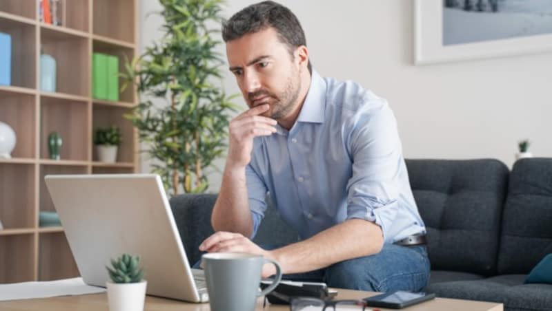 Chronisch Kranke sollten von der Möglichkeit Gebrauch machen, im Home-Office zu bleiben (Bild: Paolese/stock.adobe.com)