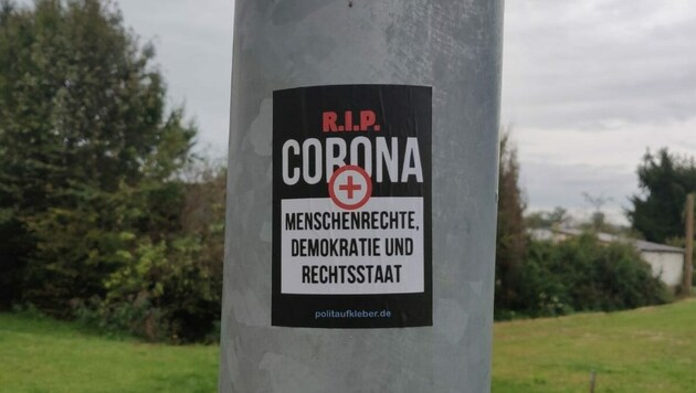 Diese Sticker wurden auch in Gleisdorf verteilt. (Bild: zVg)