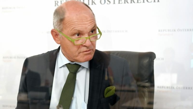 Die Opposition schießt sich (wieder einmal) auf Wolfgang Sobotka ein. (Bild: APA/Roland Schlager)