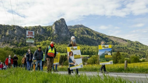 Die Behörde verbietet den geplanten Protestmarsch der 380-kV-Gegner. (Symbolbild) (Bild: Markus Tschepp)