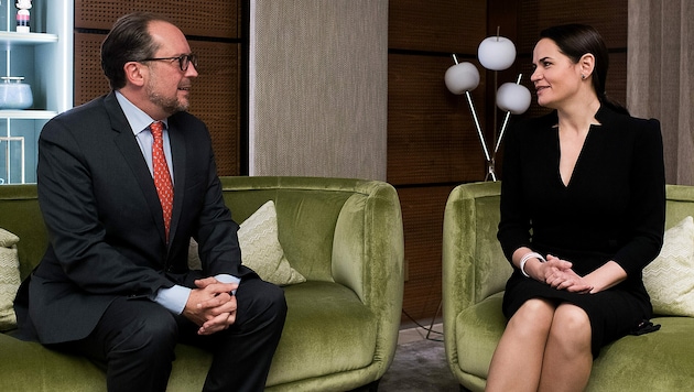Außenminister Alexander Schallenberg im Gespräch mit der weißrussischen Oppositionsführerin Swetlana Tichanowskaja (Bild: APA/BMEIA/MICHAEL GRUBER)