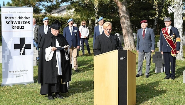 Vertreter der katholischen sowie der evangelischen Militärseelsorge hielten Ansprachen. (Bild: P. Huber)