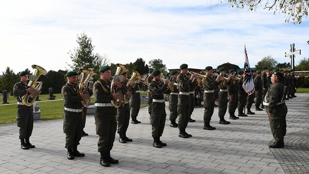 Die Militärmusik Burgenland sorgte für die musikalische Begleitung der Trauerfeier (Bild: P. Huber)