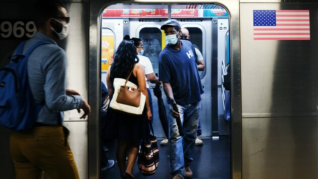 Die US-Regierung verhinderte eine bundesweite Maskenpflicht in allen öffentlichen Verkehrsmitteln. (Bild: 2020 Getty Images)