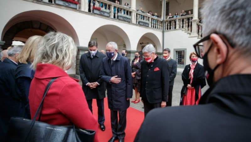 Der slowenische Präsident Borut Pahor, Bundespräsident Alexander Van der Bellen und der Kärntner Landeshauptmann Peter Kaiser (Bild: APA/BUNDESHEER/PETER LECHNER)