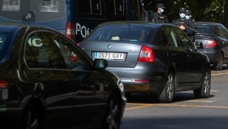 Polizeikontrollen in Madrid (Bild: The Associated Press)