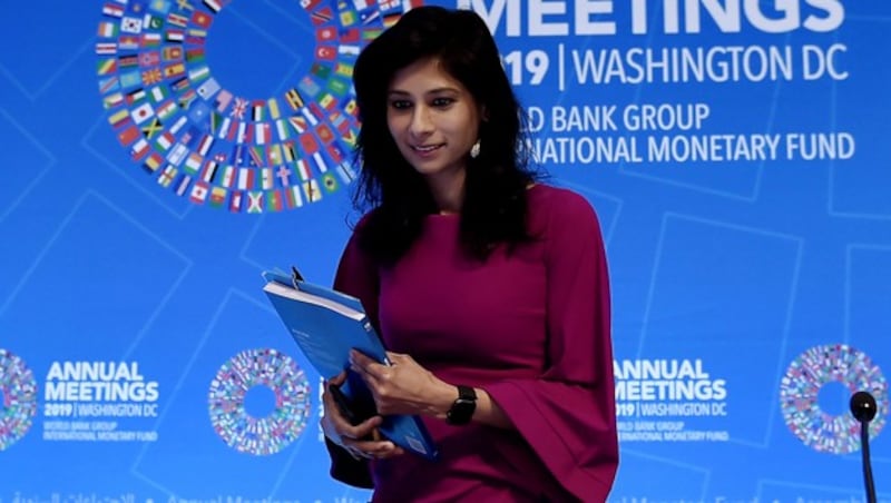 IWF-Chefvolkswirtin Gita Gopinath (Bild: APA/AFP/Olivier Douliery)