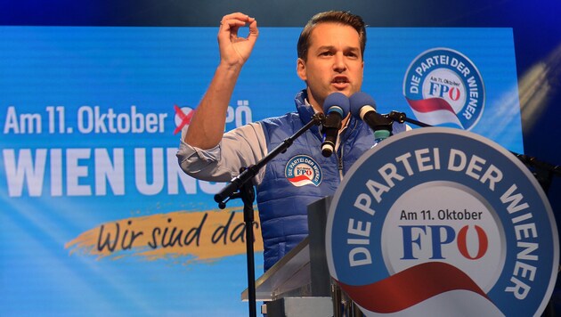 Die Wiener Landespartei steht weiterhin hinter Dominik Nepp. (Bild: APA/HERBERT PFARRHOFER)