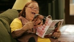 Conchata Ferrell, die Haushälterin Berta und heimlicher Star der Serie „Two And A Half Men” starb im Alter von 77 Jahren. (Bild: www.facebook.com/TwoandaHalfMen)