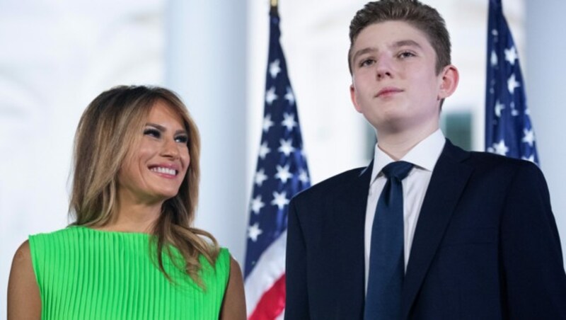 Melania und Barron Trump (Bild: CHIP SOMODEVILLA / GETTY IMAGES NORTH AMERICA / AFP)