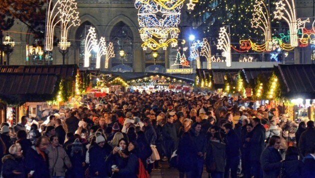 Christkindlmärkte müssen ein Konzept erstellen, die Behörden die Umsetzung stichprobenhaft kontrollieren. (Bild: Wolfgang Spitzbart)