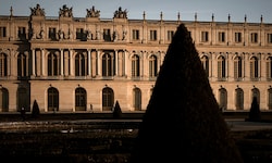 Nach dem Pariser Louvre wurde am Samstag auch das Schloss Versailles wegen einer schriftlichen ...