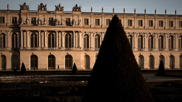 Nach dem Pariser Louvre wurde am Samstag auch das Schloss Versailles wegen einer schriftlichen ...
