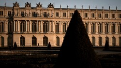 Nach dem Pariser Louvre wurde am Samstag auch das Schloss Versailles wegen einer schriftlichen ...