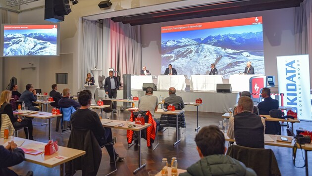 Laut dem KitzSki-Vorstandsvorsitzenden Anton Bodner sollen alle Gäste die hervorragenden Skimöglichkeiten in Kitzbühel auch in Zeiten von Corona sicher und unbeschwert genießen können. (Bild: Hubert Berger)