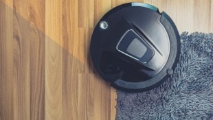 Die Geräte stellen keinen Ersatz für den herkömmlichen Staubsauger oder das bisher gewohnte ...