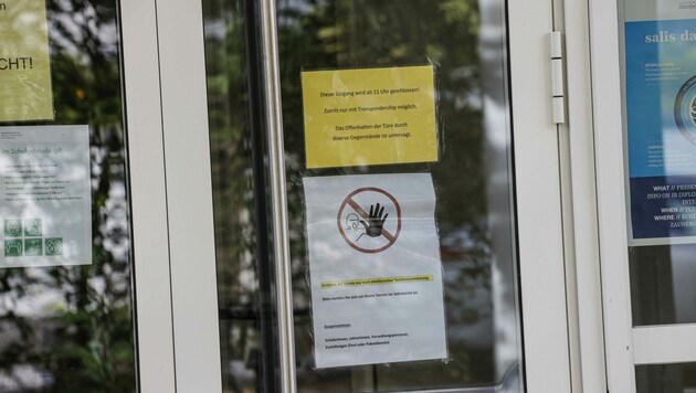Das Gymnasium Zaunergasse ist seit Montag geschlossen (Bild: Tschepp Markus)