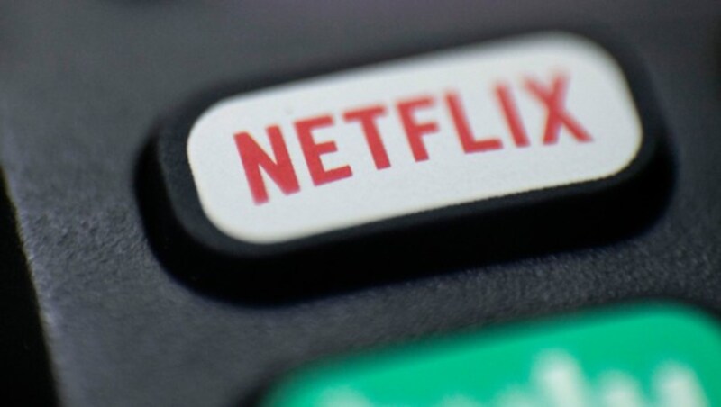 Nach einem pandemiebedingten Boom hat sich das Wachstum von Netflix zuletzt eingebremst. (Bild: AP)