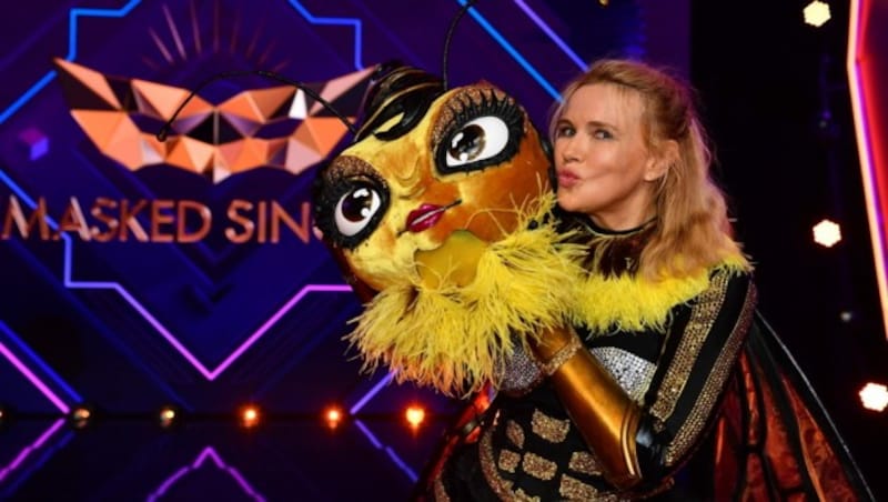 Veronica Ferres steckte unter dem Bienen-Kostüm bei „The Masked Singer“. (Bild: ProSieben/Willi Weber)