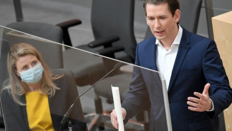 Kultusministerin Susanne Raab (ÖVP) und Bundeskanzler Sebastian Kurz (ÖVP) (Bild: APA/ROLAND SCHLAGER)