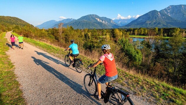 Beim Radfahren wird vieles erkundet... (Bild: Franz GERDL)