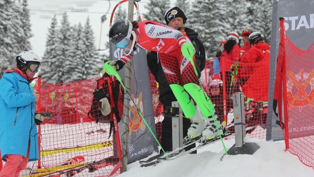 Linda Hiller muss ihre Ski-Karriere kurz vor dem 19. Geburtstag beenden. Ihr Rücken spielt einfach nicht mehr mit. (Bild: Peter Weihs/Kronenzeitung)