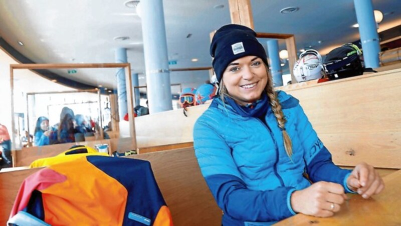 Sabrina macht Pause, in den Hütten gilt Registrierungspflicht, zwischen den Tischen wurden Plexiglasscheiben installiert - „ein anderes Bewusstsein herrscht“. (Bild: Birbaumer Christof)