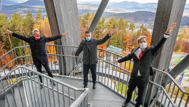 LH Peter Kaiser, Karl Schnabl und Bürgermeister Karl Dovjak am Turm. (Bild: NZ Photo / Zangerle)