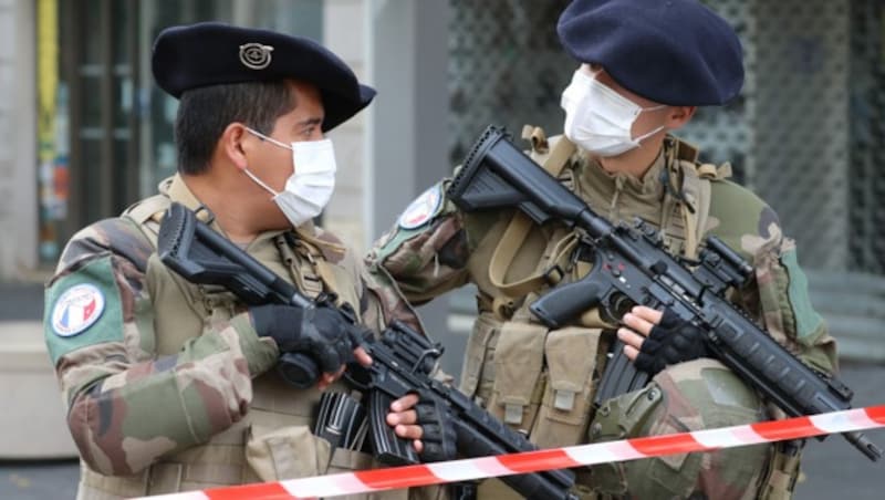 Soldaten waren nach dem Anschlag in Nizza im Einsatz. (Bild: AFP)