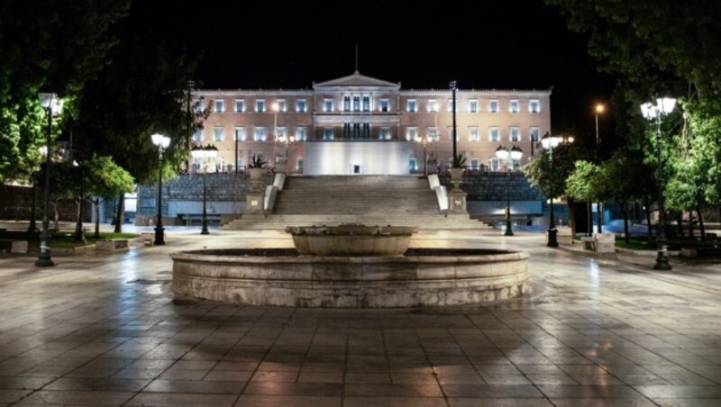 Der menschenleere Syntagma-Platz in Athen. (Bild: AFP)