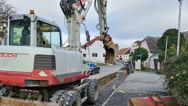 Die Bauarbeiten am Hauptplatz und in der Burg sind derzeit voll in Gang. (Bild: Weber Franz)