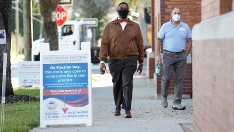 Wähler in West Tampa (Bild: AP)