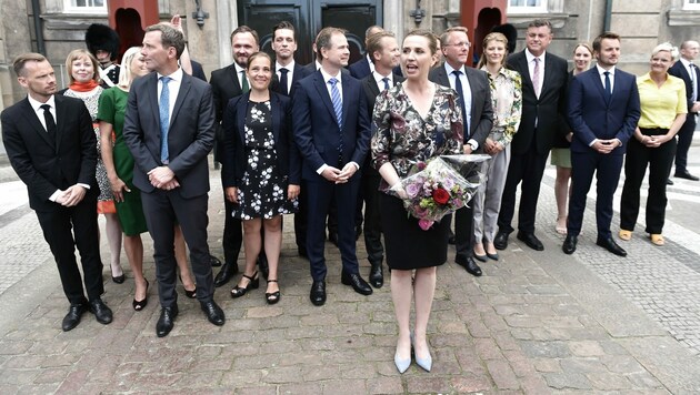 Die dänische Regierungschefin Mette Frederiksen und zwei Drittel ihrer Regierung befinden sich in Quarantäne. (Bild: AFP)