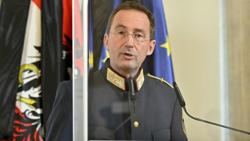 Der Wiener Polizeipräsident Gerhard Pürstl (Bild: APA/HERBERT NEUBAUER)