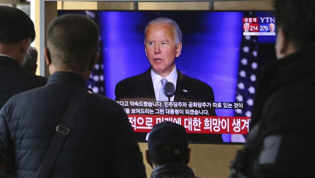 Die Siegesrede von Joe Biden im südkoreanischen Fernsehen (Bild: AP)