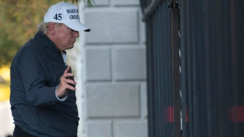 Donald Trump kehrt vom Golf-Spielen zurück ins Weiße Haus. (Bild: APA/AFP)