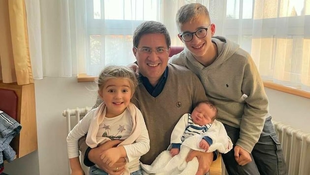 Andreas Rabl mit seinen Kindern. (Bild: zVg)