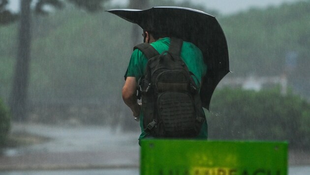 Der Tropensturm „Eta“ hält derzeit viele Regionen Floridas in Atem. (Bild: AFP/CHANDAN KHANNA)