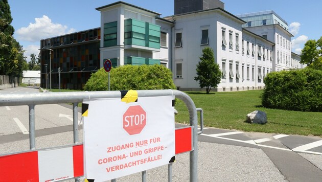 Im Krankenhaus Verbund LKH Feldbach/LKH Fürstenfeld (Bild) gibt es aktuell die meisten steirischen Covid-Patienten. (Bild: Jauschowetz Christian)