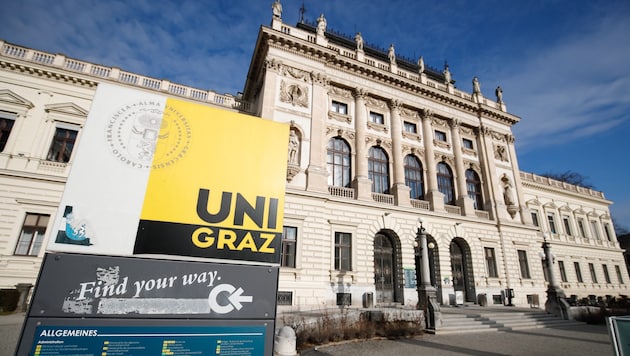 Das Hauptgebäude der Uni Graz (Bild: APA/ERWIN SCHERIAU)