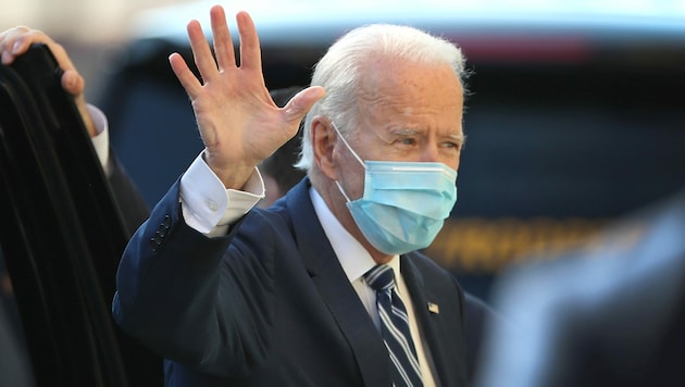 Bis zum „Mr. President“ dauert es noch ein wenig, Joe Biden trägt aber bereits den Titel „President Elect“. (Bild: APA/Getty Images via AFP/GETTY IMAGES/JOE RAEDLE)