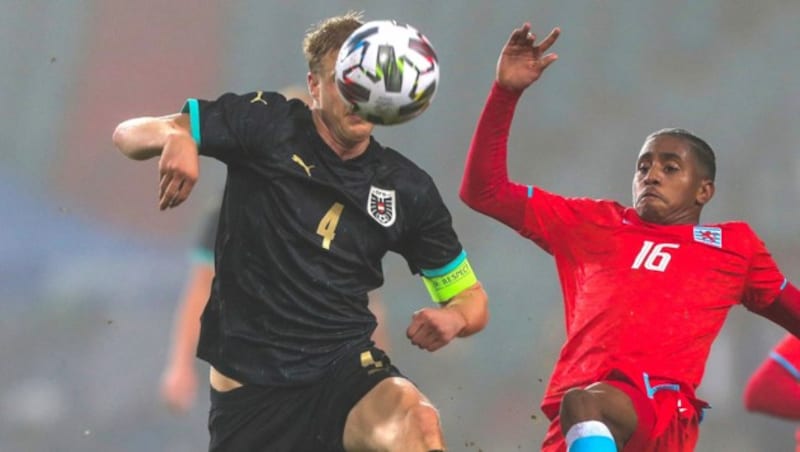 LUXEMBOURG,LUXEMBOURG,11.NOV.20 - SOCCER - OEFB international match, Luxembourg vs Austria, test match. Image shows Martin Hinteregger (AUT) and Leandro Barreiro (LUX). Photo: GEPA pictures/ Philipp Brem (Bild: GEPA pictures)